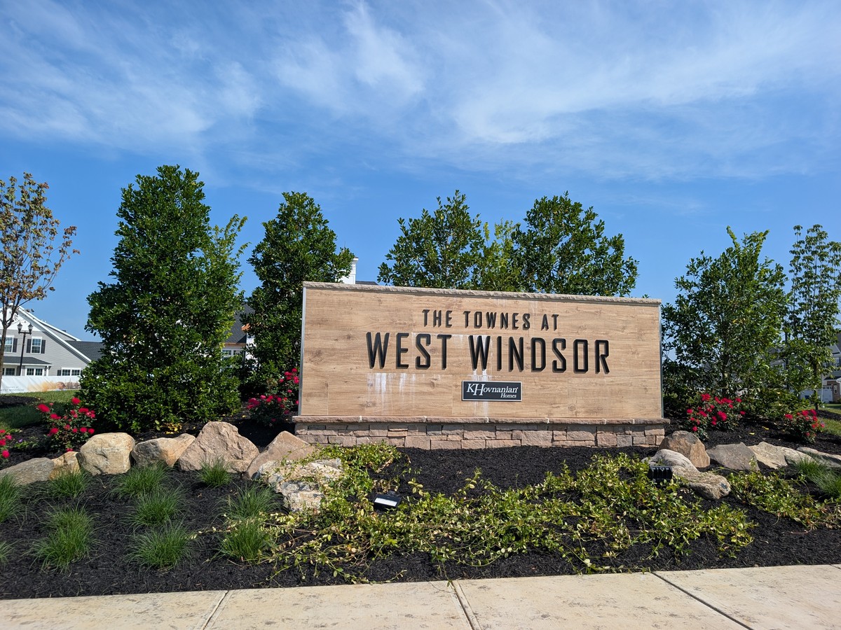Townes at West Windsor neighborhood entrance sign, West Windsor, NJ