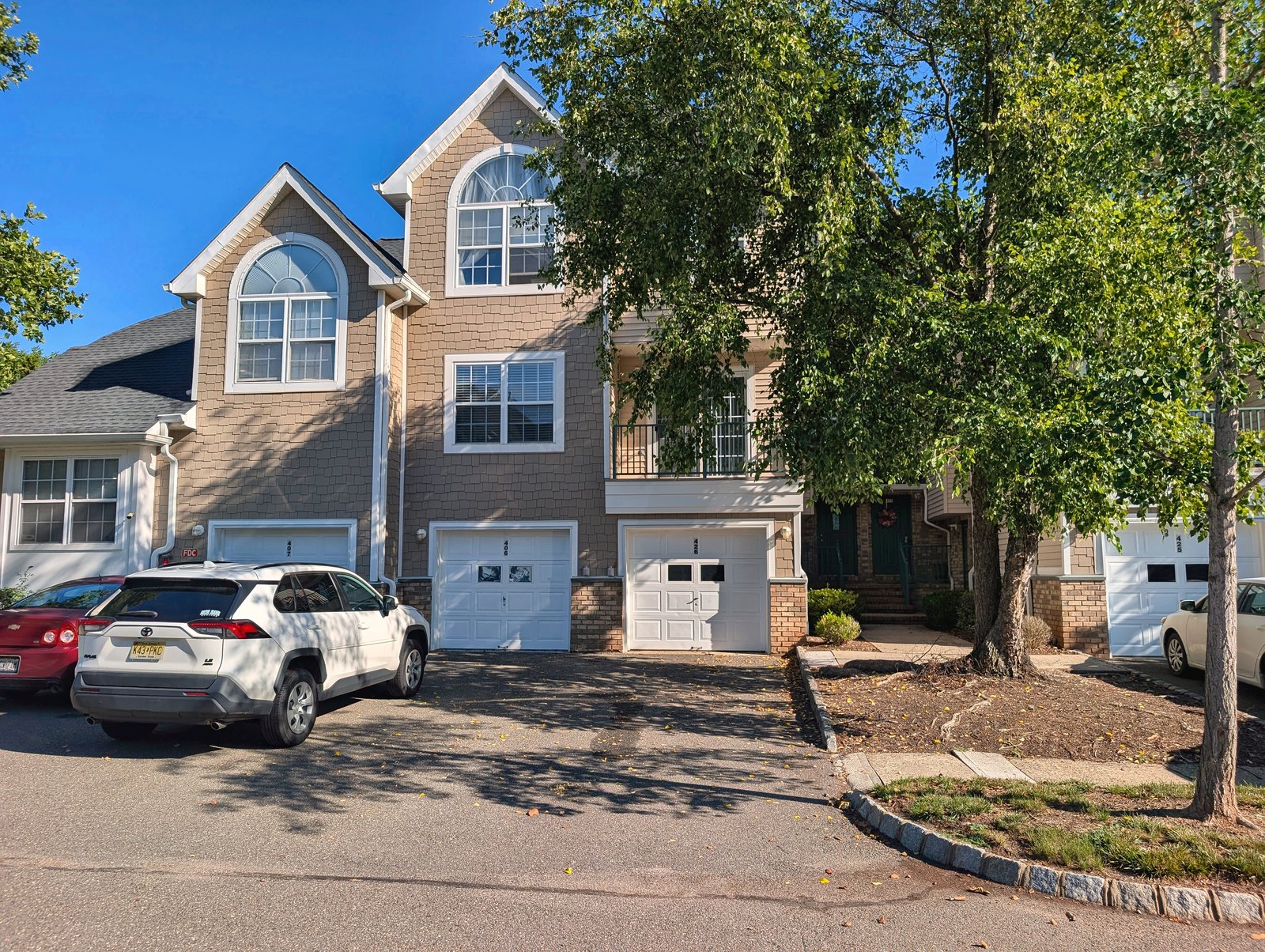 406 Rhoads Dr