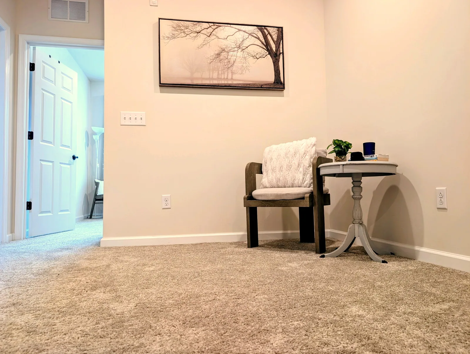 Loft Landing & Laundry