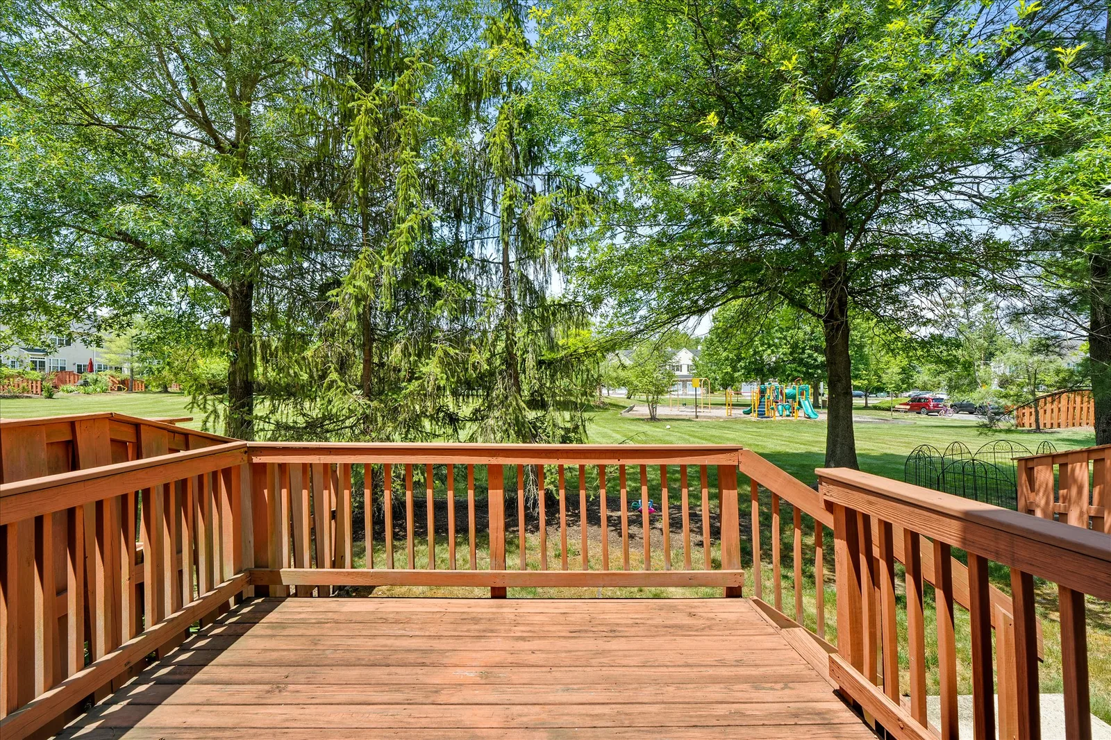 Dining & Private Deck